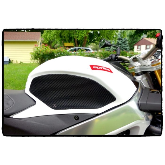 MIẾNG DÁN CHỐNG TRƯỢT TECHSPEC APRILLA RSV4 2014